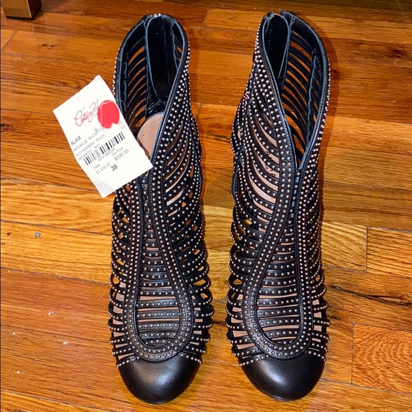 ALAIA STUDDED ANKLE BOOTS - Picture 8 of 8